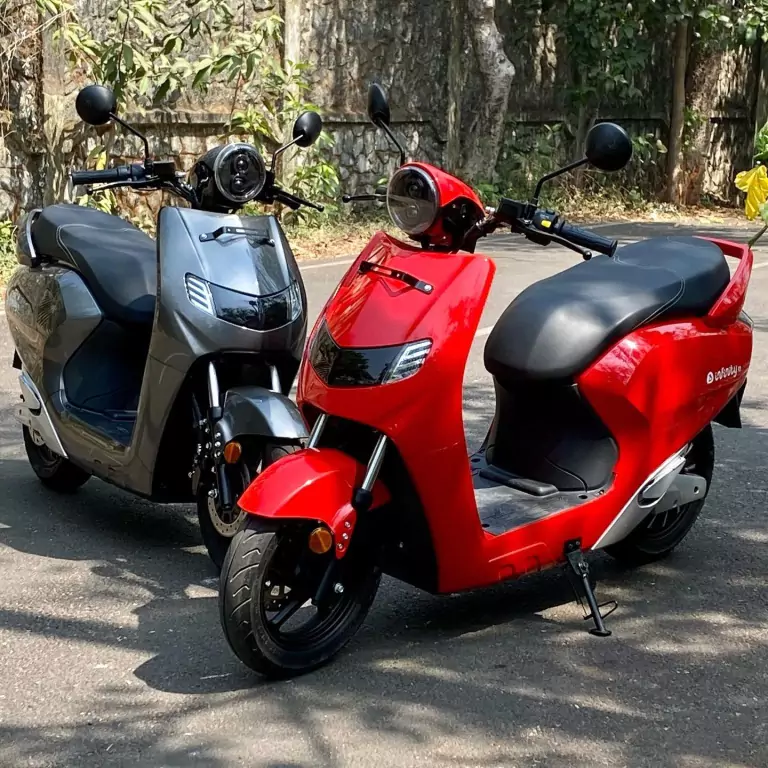 infinity E1 red and silver scooter front view