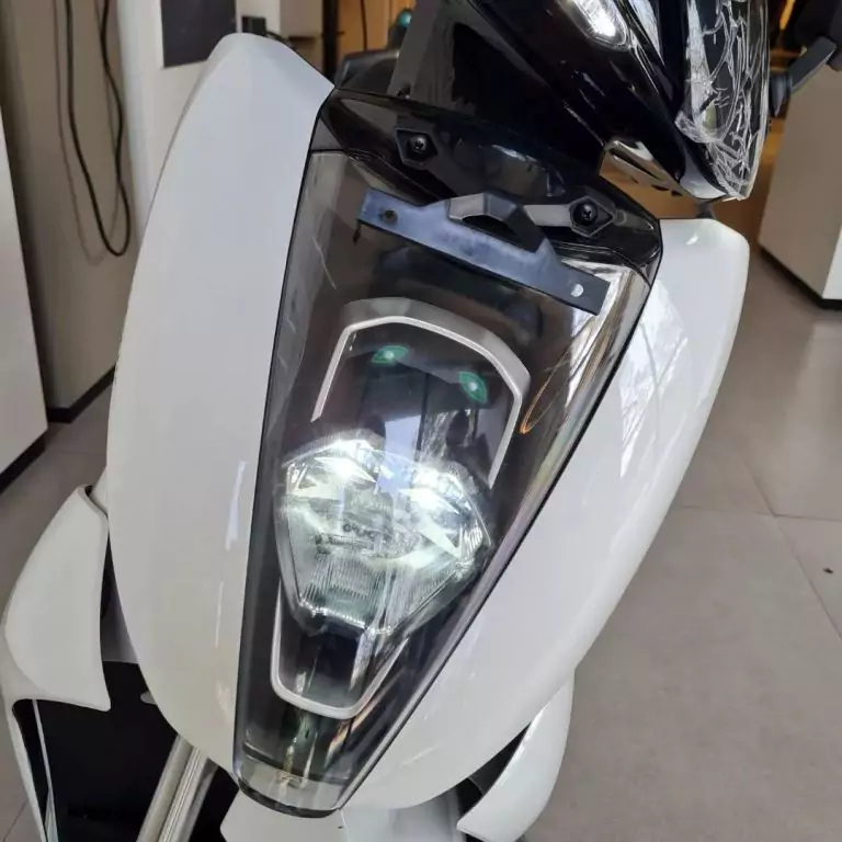 Ather 450X, white color, front headlight