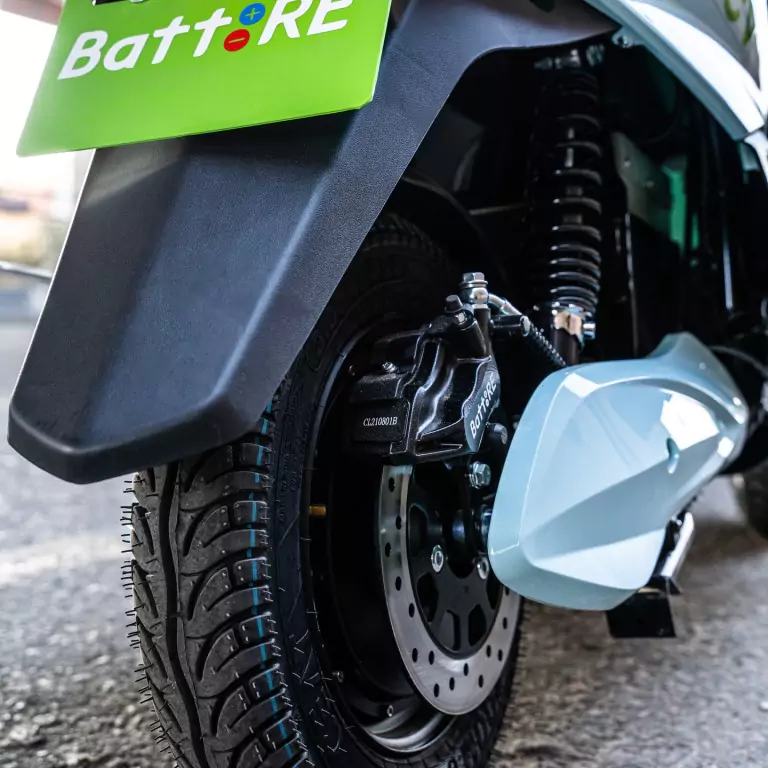BattRE LOEV SKy blue color electric scooter tyre, motor and disk brake