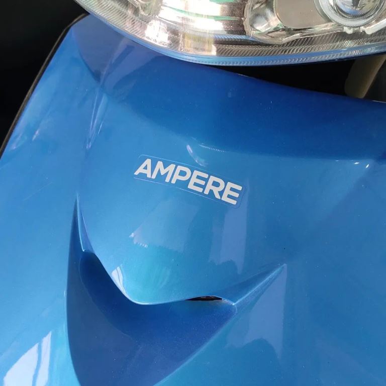 Ampere Reo Plus LA blue color electric scooter front logo